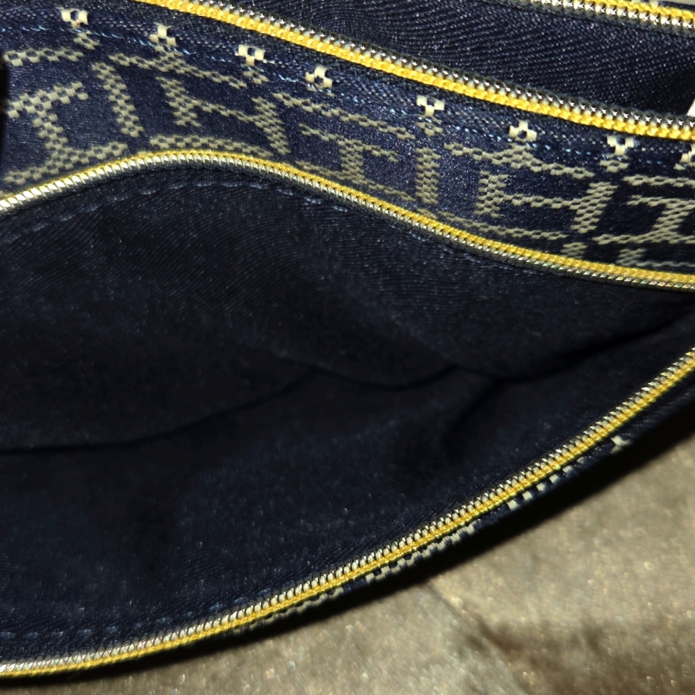 Tommy Hilfiger Navy Blue Patterned Wristel Purse - Picture 5 of 7